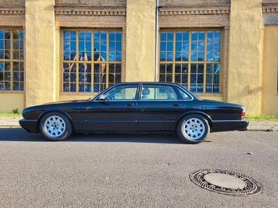 Gebraucht Jaguar X300 211 PS (155 kW) 1996 Schwarz Limousine