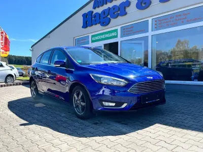 Gebraucht Ford Focus Titanium 125 PS (91 kW) 2017 Blau Limousine