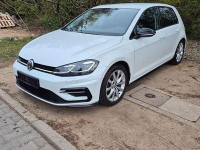Gebraucht VW Golf VII IQ Drive 150 PS (110 kW) 2019 Weiß Limousine