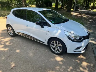 Gebraucht Renault Clio IV LIMITED Deluxe 90 PS (66 kW) 2019 Weiß Limousine