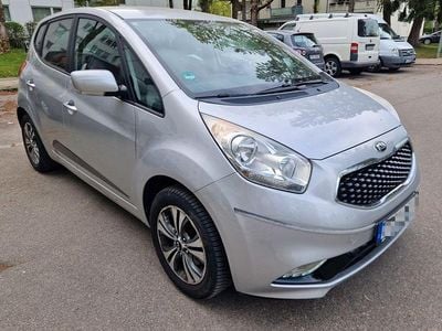 Second-hand Kia Venga DREAM-TEAM Edition 125 CP (91 kW) 2015 Argintiu Hatchback