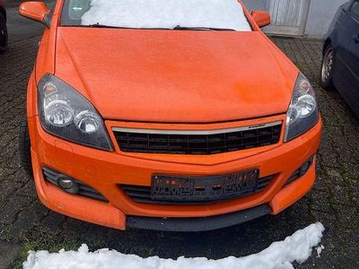 Orange Gebraucht 2006 Opel Astra GTC Limousine | 3.799 € (Teuer)