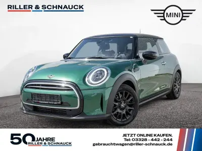Gebraucht Mini Cooper Classic 136 PS (100 kW) 2023 British racing green Kleinwagen