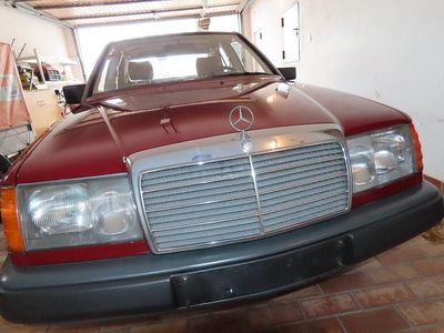 Usata Mercedes 250 94 CV (69 kW) 1989 Rosso Berlina