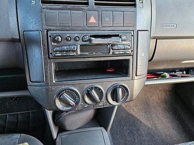 Gebraucht VW Polo 65 PS (47 kW) 2003 Grau Kleinwagen
