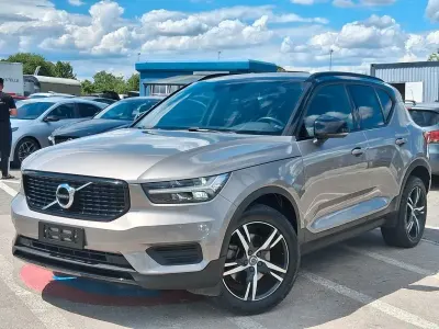 Gebraucht Volvo XC40 R-Design 197 PS (144 kW) 2021 Grau SUV