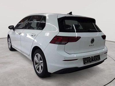 Gebraucht VW Golf VIII Life 131 PS (96 kW) 2022 Weiß Limousine