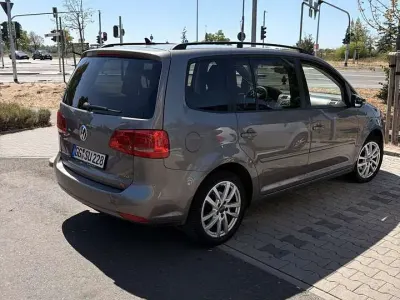 Gebraucht VW Touran Trendline 105 PS (77 kW) 2011 Van / Kleinbus