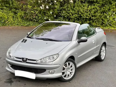Gebraucht Peugeot 206 CC Sport 109 PS (80 kW) 2004 Silber Cabrio