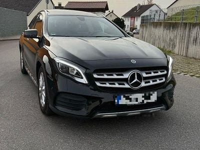 Gebraucht Mercedes GLA250 211 PS (155 kW) 2018 Schwarz SUV