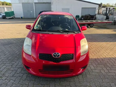 Usata Toyota Yaris 87 CV (63 kW) 2005 Rosso Utilitaria