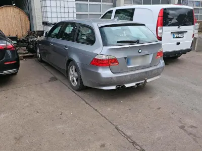 Gebraucht BMW 530 218 PS (160 kW) 2004 Silber Kombi
