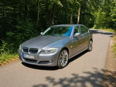 Gebraucht BMW 330 Sport Line 245 PS (180 kW) 2009 Grau Limousine
