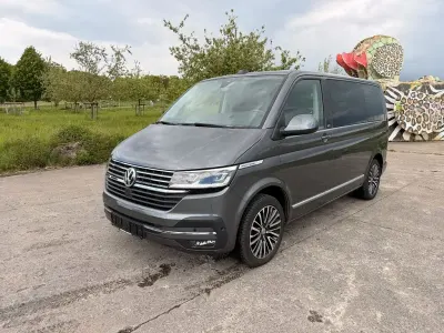 Gebraucht VW Multivan Highline 199 PS (146 kW) 2020 Grau Van / Kleinbus