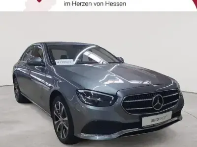 Gebraucht Mercedes E300 Avantgarde 194 PS (142 kW) 2022 Selenitgrau metallic Limousine
