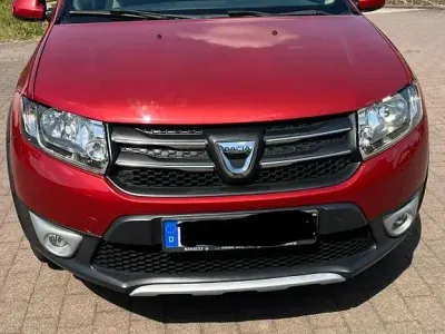 Gebraucht Dacia Sandero Prestige 90 PS (66 kW) 2017 Rot Limousine