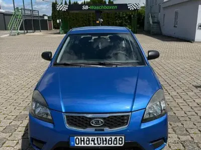 Gebraucht Kia Rio Attract 97 PS (71 kW) 2010 Blau Limousine