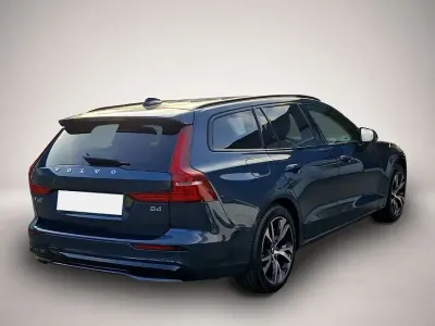 Gebraucht Volvo V60 Plus 197 PS (144 kW) 2025 Blau Kombi