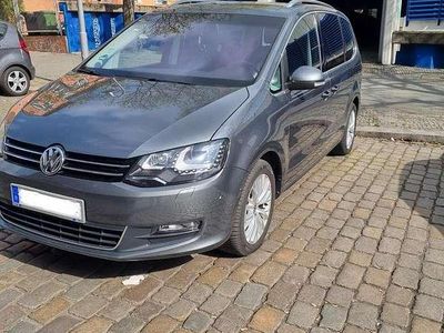 Gebraucht VW Sharan Comfortline 177 PS (130 kW) 2014 Grau Van / Kleinbus