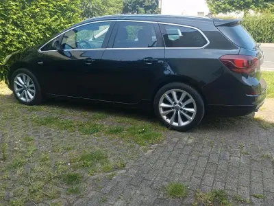 Gebraucht Opel Astra 180 PS (132 kW) 2012 Schwarz Kombi