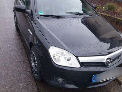 Usata Opel Tigra 90 CV (66 kW) 2008 Nero Cabrio