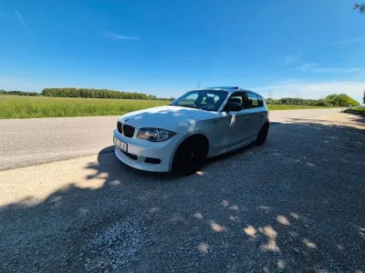 Gebraucht BMW 130 Performance 258 PS (189 kW) 2010 Weiß Kleinwagen