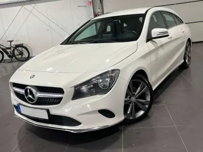 Gebraucht Mercedes CLA200 156 PS (114 kW) 2017 Calcitweiss/zirrusweiss Coupé