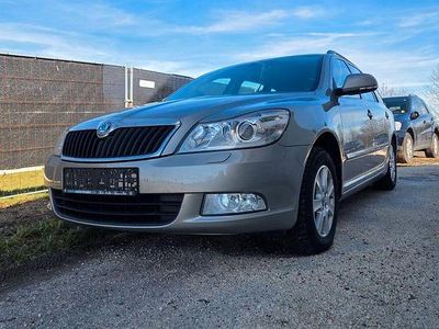 Gebraucht Skoda Octavia Elegance 105 PS (77 kW) 2011 Beige Kombi