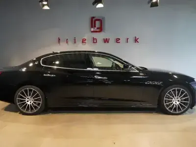 Begagnad Maserati Quattroporte 530 HK (389 kW) 2015 Svart Sedan