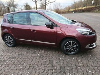 Rot Gebraucht 2013 Renault Scénic III Bose Edition Van / Kleinbus | 7.990 € (Fairer Preis)