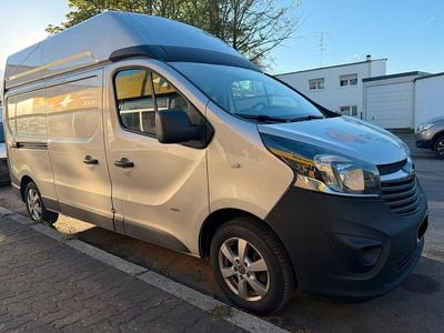 Usata Opel Vivaro 2017 Argento Monovolume