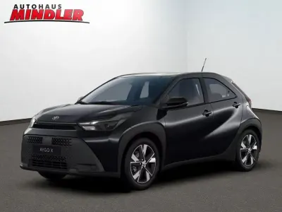 Neu Toyota Aygo X Active 92 PS (67 kW) 2026 Blau SUV
