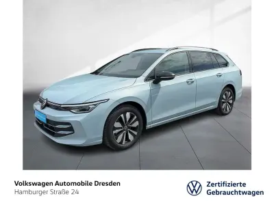 Gebraucht VW Golf VIII Goal 150 PS (110 kW) 2025 Crystal ice blue metallic Kombi