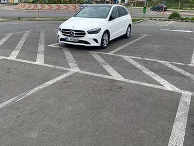 Gebraucht Mercedes B200 150 PS (110 kW) 2020 Weiß Van / Kleinbus