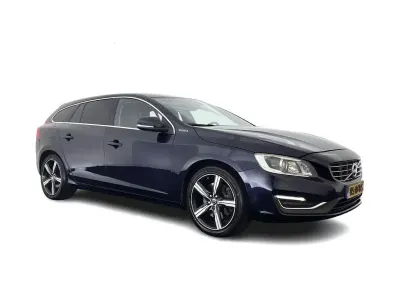 Gebraucht Volvo V60 Summum 230 PS (169 kW) 2015 Blau Kombi