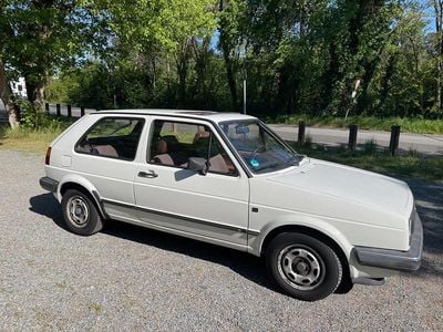 Second-hand VW Golf II 75 CP (55 kW) 1984 Alb Hatchback