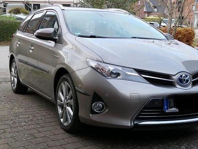 Toyota Auris Hybrid