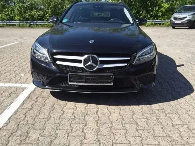 Gebraucht Mercedes C220 194 PS (142 kW) 2018 Schwarz Kombi