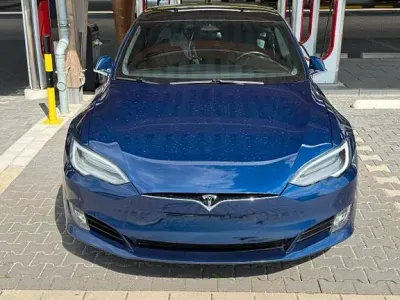 Gebraucht Tesla Model S 309 kW (421 PS) 2018 Blau Kleinwagen