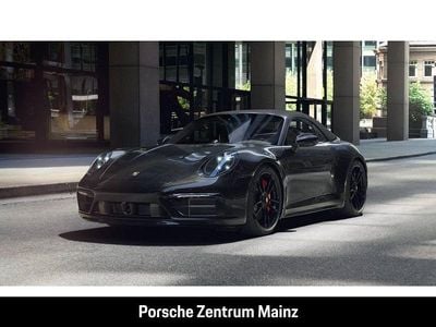 Porsche 911 Carrera 4 GTS