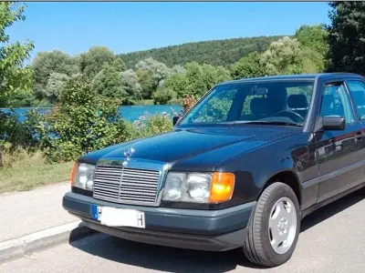 Gebraucht Mercedes 230 132 PS (97 kW) 1989 Schwarz Limousine