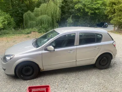 Gebraucht Opel Astra 105 PS (77 kW) 2005 Grau Limousine