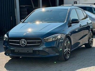 Gebraucht Mercedes B200 Progressive 163 PS (119 kW) 2019 Blau Van / Kleinbus