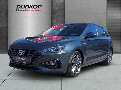 Gebraucht Hyundai i30 Trend 120 PS (88 kW) 2022 Dark knight / mic (metallic) Limousine