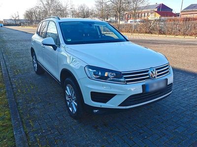 Gebraucht VW Touareg 262 PS (192 kW) 2014 Weiß SUV