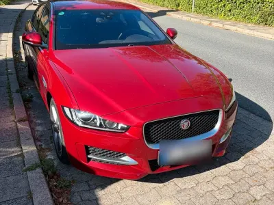 Gebraucht Jaguar XE 179 PS (131 kW) 2015 Rot Limousine