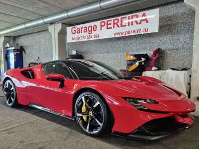 Gebraucht Ferrari SF90 2022 Rot
