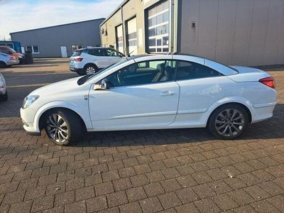 Gebraucht Opel Astra Cabriolet Edition 140 PS (102 kW) 2010 Weiß Cabrio