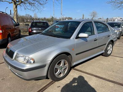 Gebraucht Skoda Octavia 101 PS (74 kW) 1999 Silber Limousine