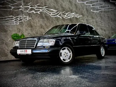 Gebraucht Mercedes 230 Sportline 132 PS (97 kW) 1990 Schwarz Limousine
